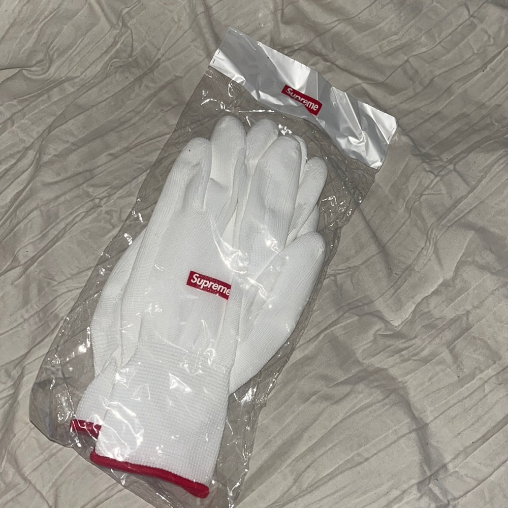 Supreme Gloves